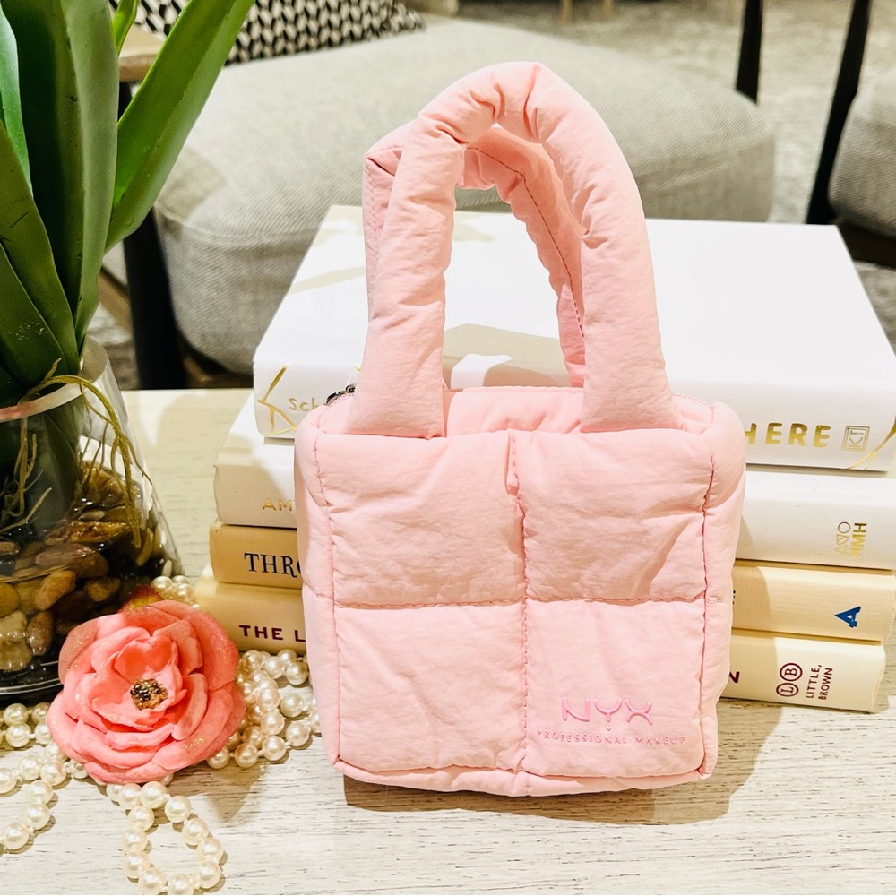 NYX Mini 4"Soft Puffy Mini Makeup Bag (Light pink)